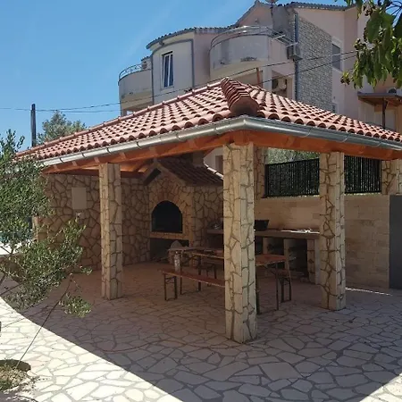 Fuer 5 Personen Ca 50 Qm In Srima, Dalmatien Norddalmatien Apartamento *