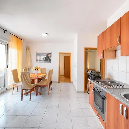 Fuer 5 Personen Ca 50 Qm In Srima, Dalmatien Norddalmatien Apartamento