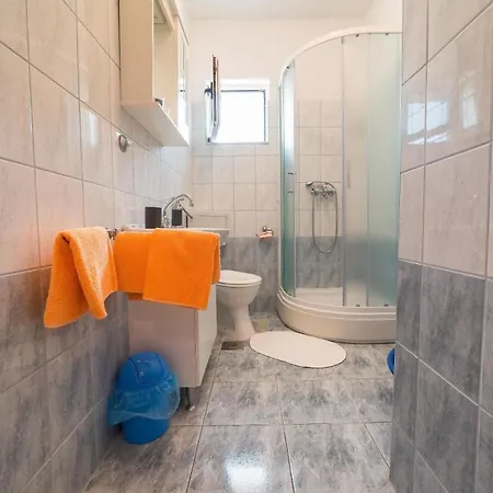 Fuer 5 Personen Ca 50 Qm In Srima, Dalmatien Norddalmatien Apartamento Srima